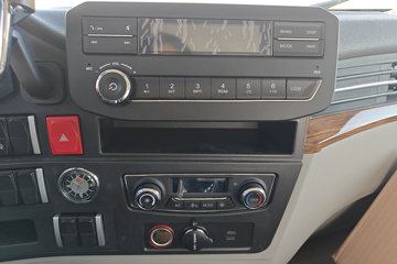 ����HOWOͳ˧ 3L���� 170���� 8�� 5.2���Ű������ῨͼƬ