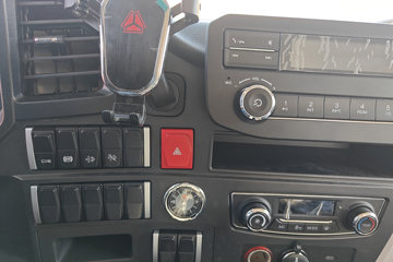 ����HOWOͳ˧ 3L���� 170���� 8�� 5.2���Ű������ῨͼƬ