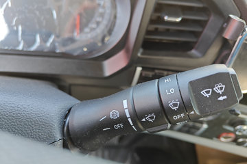 ����HOWOͳ˧ 3L���� 170���� 8�� 5.2���Ű������ῨͼƬ