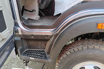 ����HOWOͳ˧ 3L���� 170���� 8�� 5.2���Ű������ῨͼƬ