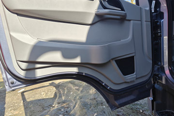 ����HOWOͳ˧ 3L���� 170���� 8�� 5.2���Ű������ῨͼƬ