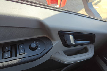 ����HOWOͳ˧ 3L���� 170���� 8�� 5.2���Ű������ῨͼƬ