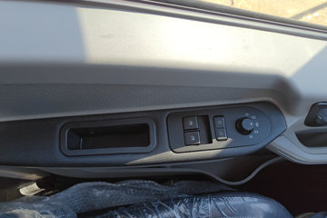 ����HOWOͳ˧ 3L���� 170���� 8�� 5.2���Ű������ῨͼƬ