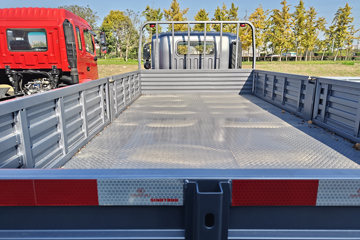 ����HOWOͳ˧ 3L���� 170���� 8�� 5.2���Ű������ῨͼƬ