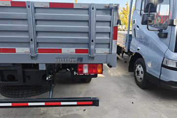 ����HOWOͳ˧ 3L���� 170���� 8�� 5.2���Ű������ῨͼƬ