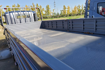 ����HOWOͳ˧ 3L���� 170���� 8�� 5.2���Ű������ῨͼƬ