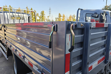 ����HOWOͳ˧ 3L���� 170���� 8�� 5.2���Ű������ῨͼƬ