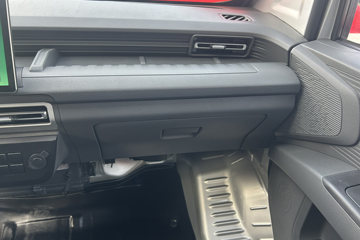 ������Խ ���� �콢�� 1.6L���� 120���� ������5�� Һɲ 3.8�׵�������΢��ͼƬ