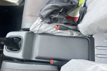 ������Խ ���� �콢�� 1.6L���� 120���� ������5�� Һɲ 3.8�׵�������΢��ͼƬ