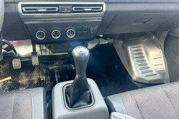 ������Խ ���� �콢�� 1.6L���� 120���� ������5�� Һɲ 3.8�׵�������΢��ͼƬ