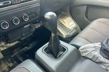 ������Խ ���� �콢�� 1.6L���� 120���� ������5�� Һɲ 3.8�׵�������΢��ͼƬ