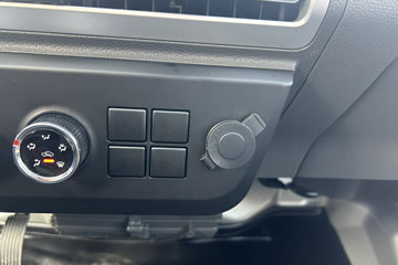 ������Խ ���� �콢�� 1.6L���� 120���� ������5�� Һɲ 3.8�׵�������΢��ͼƬ