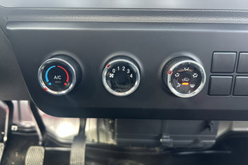 ������Խ ���� �콢�� 1.6L���� 120���� ������5�� Һɲ 3.8�׵�������΢��ͼƬ