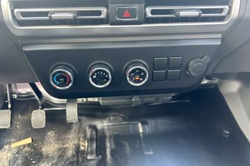 ������Խ ���� �콢�� 1.6L���� 120���� ������5�� Һɲ 3.8�׵�������΢��ͼƬ