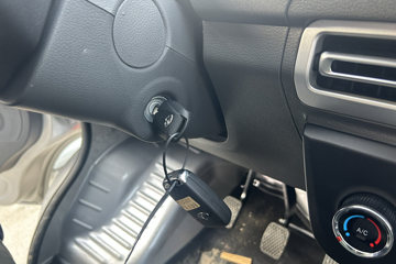 ������Խ ���� �콢�� 1.6L���� 120���� ������5�� Һɲ 3.8�׵�������΢��ͼƬ