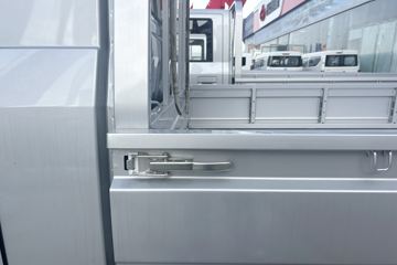 ������Խ ���� �콢�� 1.6L���� 120���� ������5�� Һɲ 3.8�׵�������΢��ͼƬ