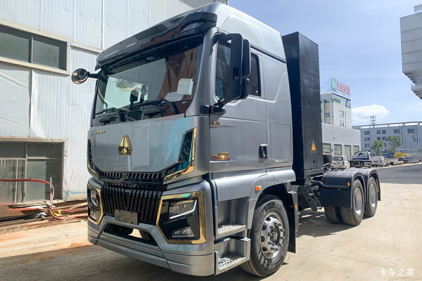 豪沃V9纯电牵引车 601kWh够实用