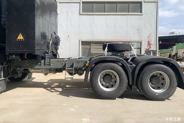豪沃V9纯电牵引车 601kWh够实用