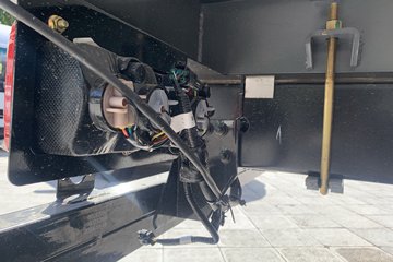 Զ�� ����F5E 2025�� ���˰� 4X2 3.82�׵��Ŵ��綯��س� ��о61.669kWhͼƬ