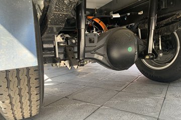 Զ�� ����F5E 2025�� ���˰� 4X2 3.82�׵��Ŵ��綯��س� ��о61.669kWhͼƬ