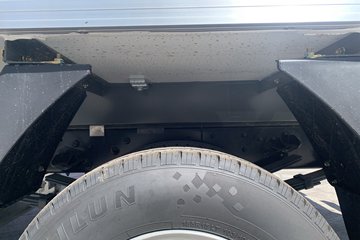Զ�� ����F5E 2025�� ���˰� 4X2 3.82�׵��Ŵ��綯��س� ��о61.669kWhͼƬ