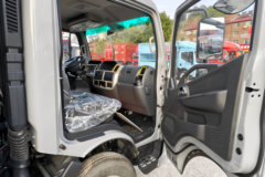 东风 多利卡D5 任吾行 142马力 3.8米单排厢式轻卡