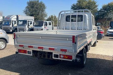 ��������V5 1.6L���� 120���� ����5�� Һɲ 3��˫������΢��ͼƬ