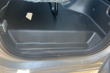 ��������V5 1.6L���� 120���� ����5�� Һɲ 3��˫������΢��ͼƬ
