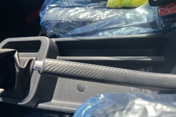 ��������V5 1.6L���� 120���� ����5�� Һɲ 3��˫������΢��ͼƬ