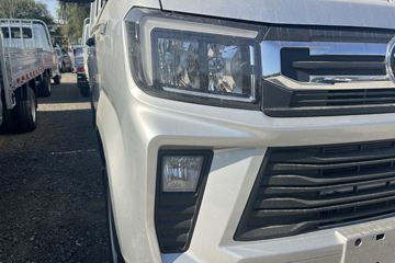 ��������V5 1.6L���� 120���� ����5�� 2.7��˫������΢��(��̥)ͼƬ