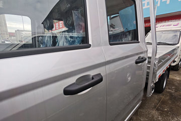 ��������V5 1.6L���� 120���� ����5�� Һɲ 3��˫������΢��ͼƬ