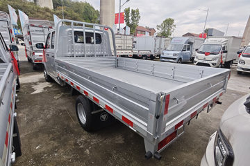 ��������V5 1.6L���� 120���� ����5�� Һɲ 3��˫������΢��ͼƬ