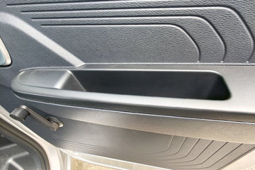 ��������V5 1.6L���� 120���� ����5�� Һɲ 3��˫������΢��ͼƬ