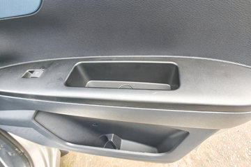��������V5 1.6L���� 120���� ����5�� Һɲ 3��˫������΢��ͼƬ