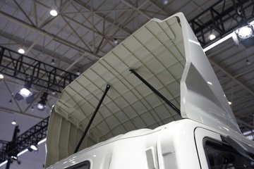 ����˧��ES6 4.18�׵��Ŵ��綯�����Ῠ ����ʱ��100.46kWhͼƬ