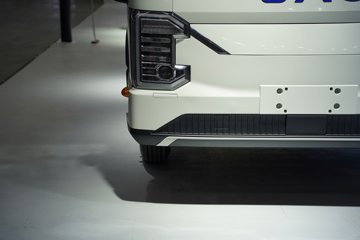 ����˧��ES6 4.18�׵��Ŵ��綯�����Ῠ ����ʱ��100.46kWhͼƬ