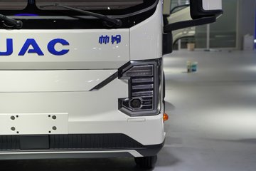 ����˧��ES6 4.18�׵��Ŵ��綯�����Ῠ ����ʱ��100.46kWhͼƬ