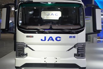 ����˧��ES6 4.18�׵��Ŵ��綯�����Ῠ ����ʱ��100.46kWhͼƬ