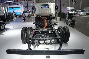 ����˧��ES6 4.18�׵��Ŵ��綯�����Ῠ ����ʱ��100.46kWhͼƬ