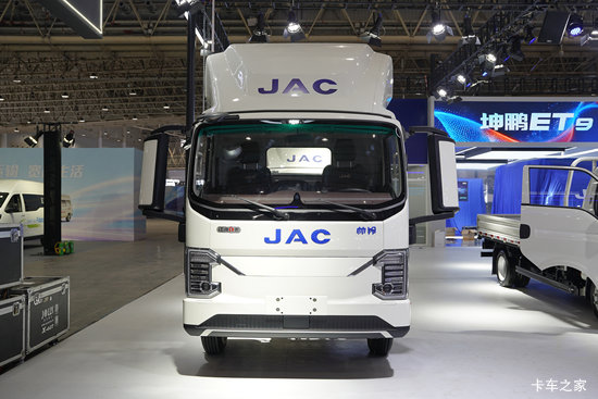 ����˧��ES6 4.15�׵��Ŵ��綯�����Ῠ ����ʱ��100.46kWh