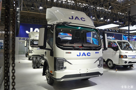 ����˧��ES6 4.18�׵��Ŵ��綯�����Ῠ ����ʱ��100.46kWh