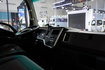 ����˧��ES6 4.18�׵��Ŵ��綯�����Ῠ ����ʱ��100.46kWhͼƬ