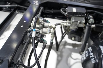 ����˧��ES6 4.18�׵��Ŵ��綯�����Ῠ ����ʱ��100.46kWhͼƬ