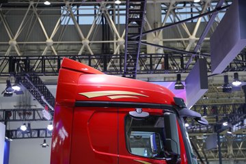 ��������M5000C 9.9L���� 480���� 6X4 ��ʿ��12�� ǣ����ͼƬ