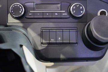 ��������M5000C 9.9L���� 480���� 6X4 ��ʿ��12�� ǣ����ͼƬ