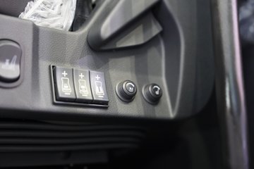 ��������M5000C 9.9L���� 480���� 6X4 ��ʿ��12�� ǣ����ͼƬ