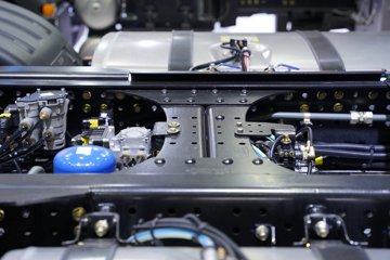 ��������M5000C 9.9L���� 480���� 6X4 ��ʿ��12�� ǣ����ͼƬ