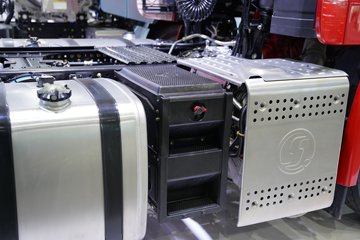 ��������M5000C 9.9L���� 480���� 6X4 ��ʿ��12�� ǣ����ͼƬ