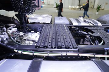 ��������M5000C 9.9L���� 480���� 6X4 ��ʿ��12�� ǣ����ͼƬ