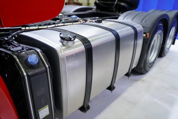 ��������M5000C 9.9L���� 480���� 6X4 ��ʿ��12�� ǣ����ͼƬ